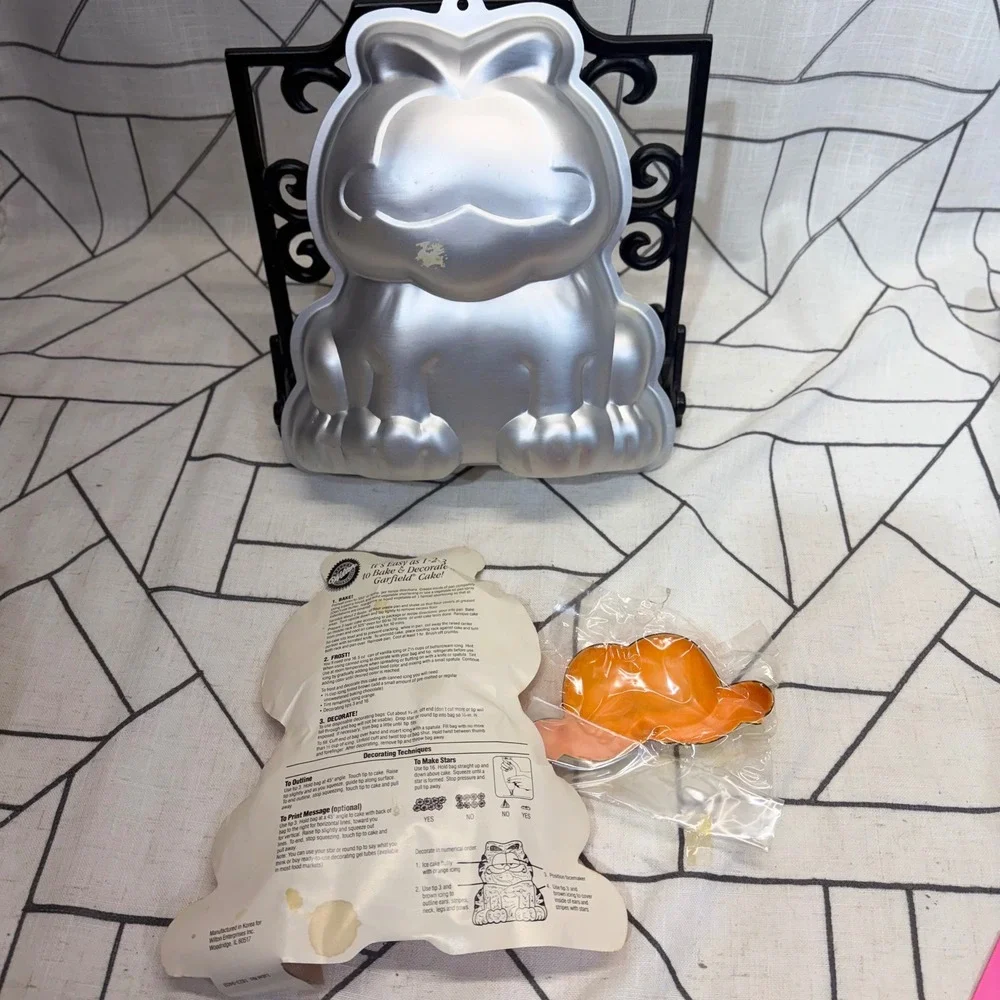 Wilton Garfield Cake Pan OS Silver Vintage 1978 Aluminum Mold with Face Plate